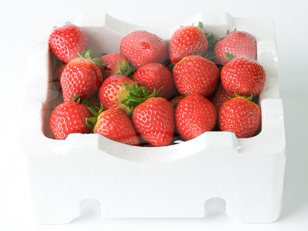 healthy-fresh-delicious-fruit-strawberry